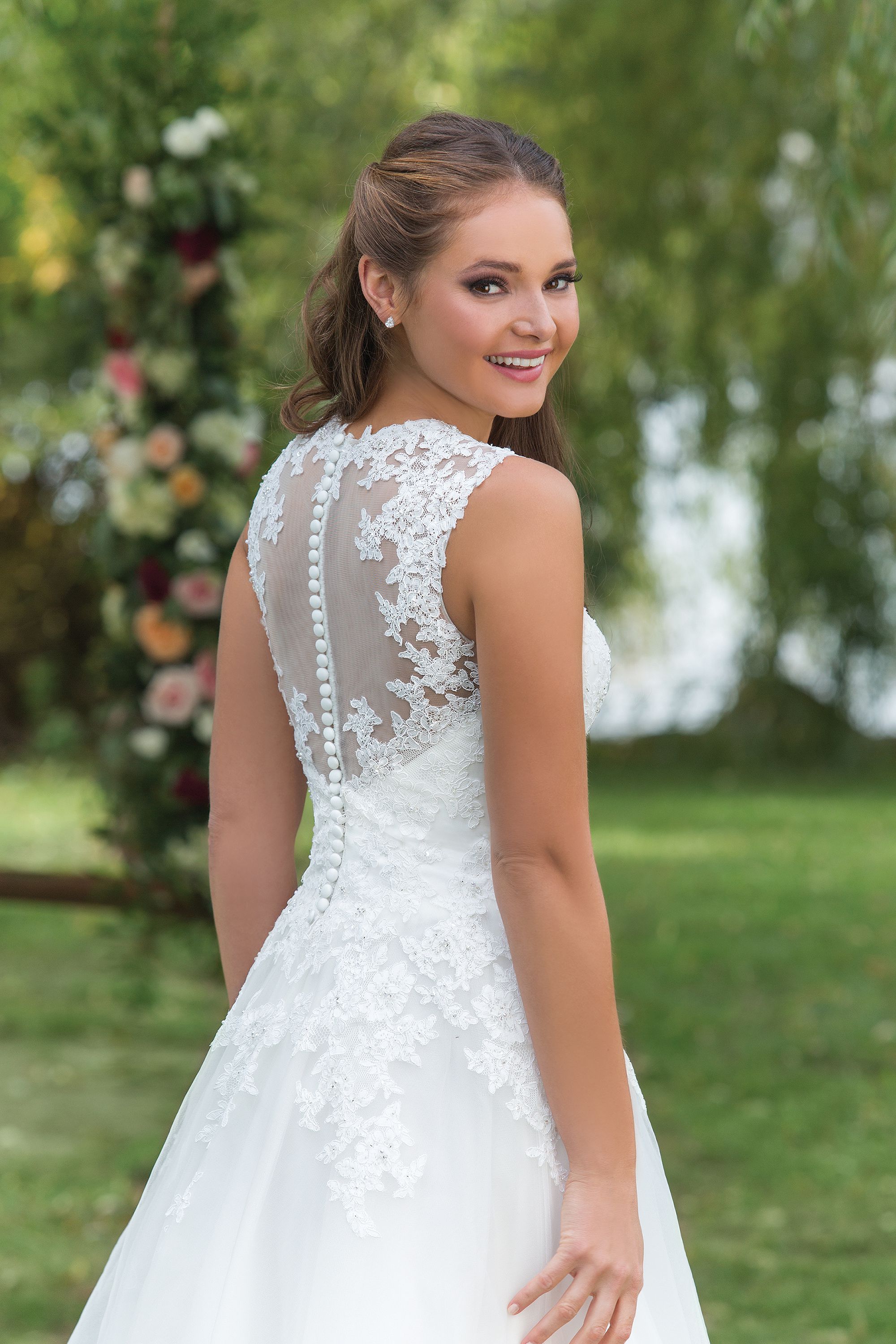 Style 6146 Beaded Lace Queen Anne with Sweep Train Sweetheart Gowns