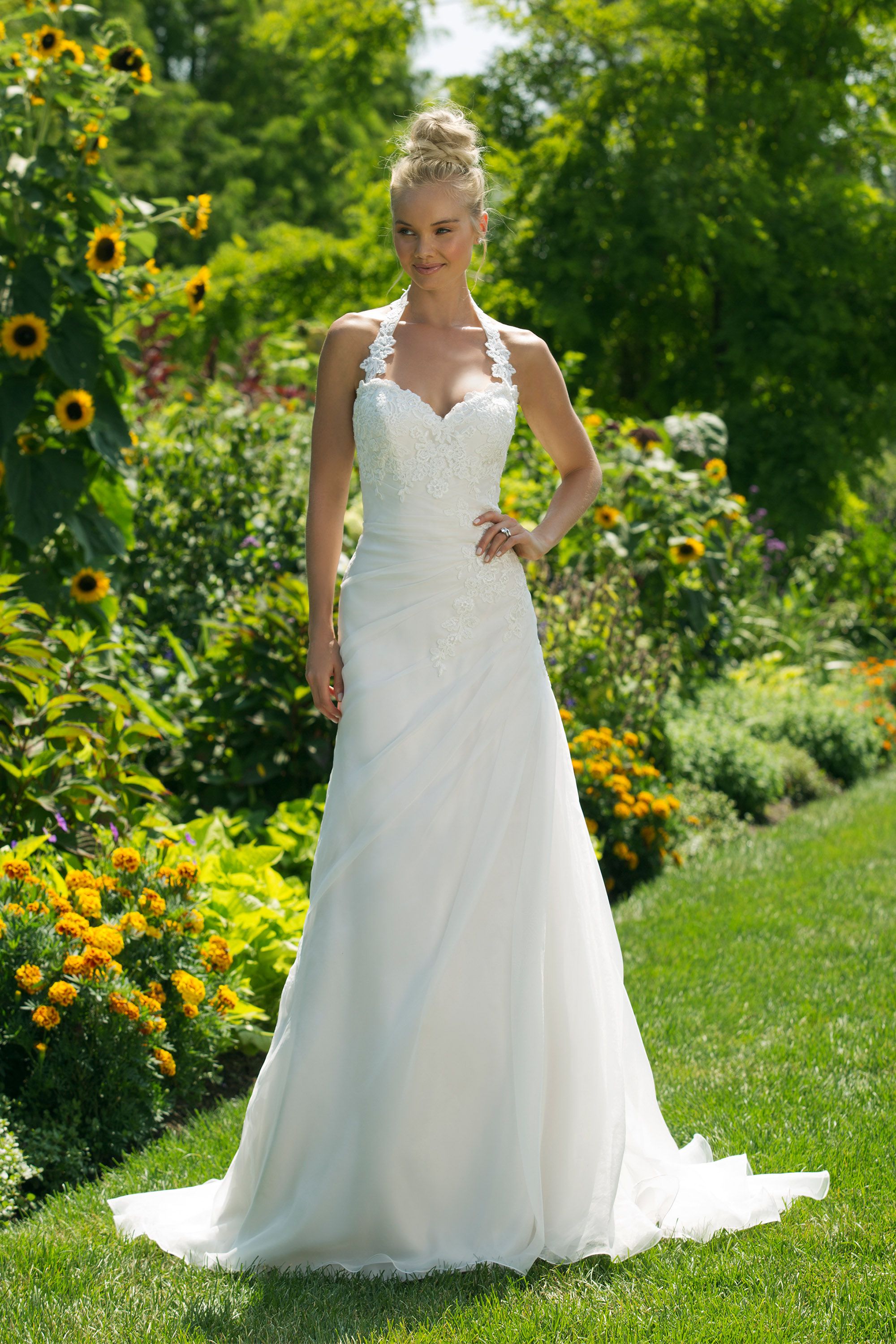Elegant A-Line Gown with a Sweetheart Neckline for a Timeless Look
